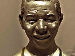 Esultura de Nelson Mandela