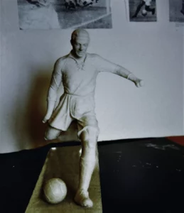 modelado figura futbolista años 20