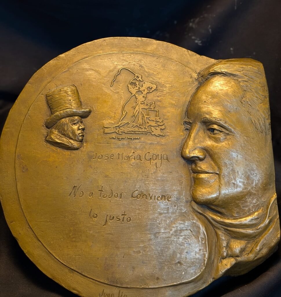 bajorrelieve Goya bronce y su posible descendiente