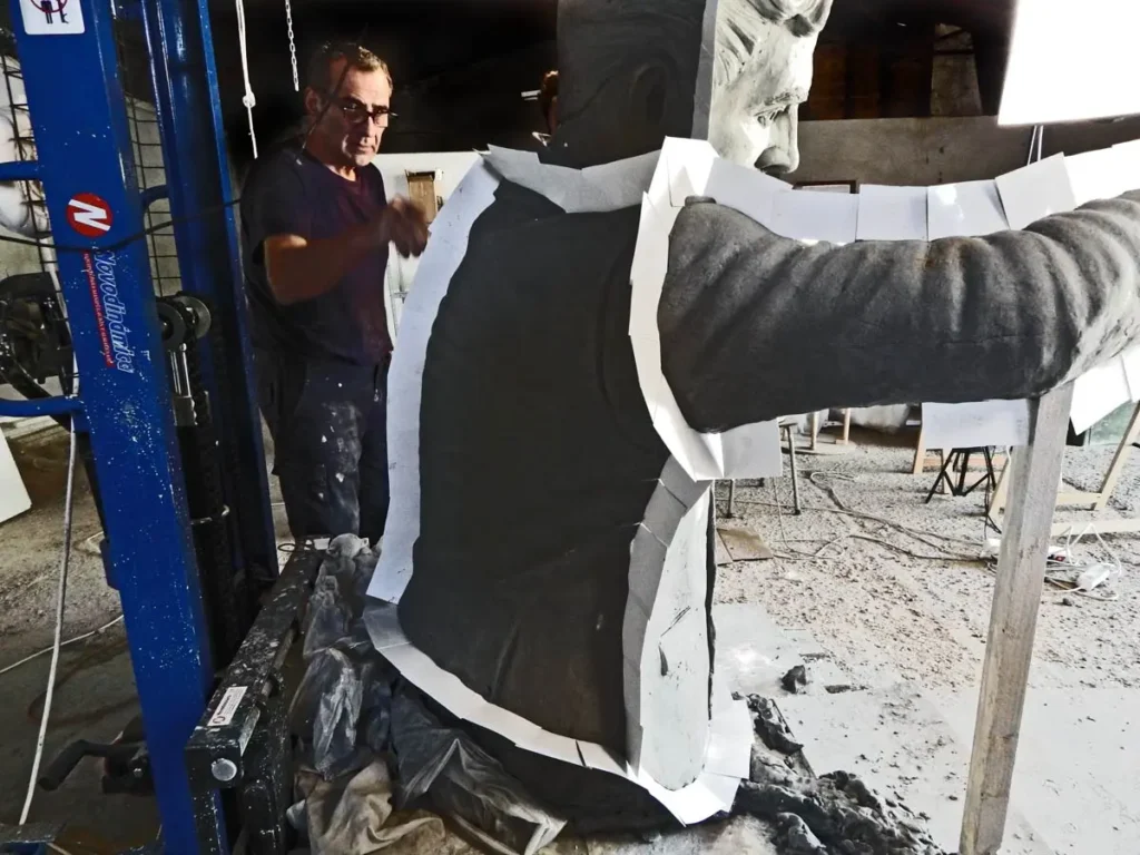 Molde y vaciado yeso y silicona colocacion chapas